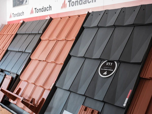 dachziegel rot schwarz